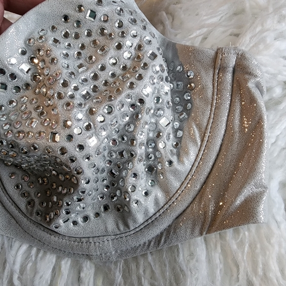 Victoria's Secret Dream Angels Wicked Rhinestone Bra - Picture 5 of 9